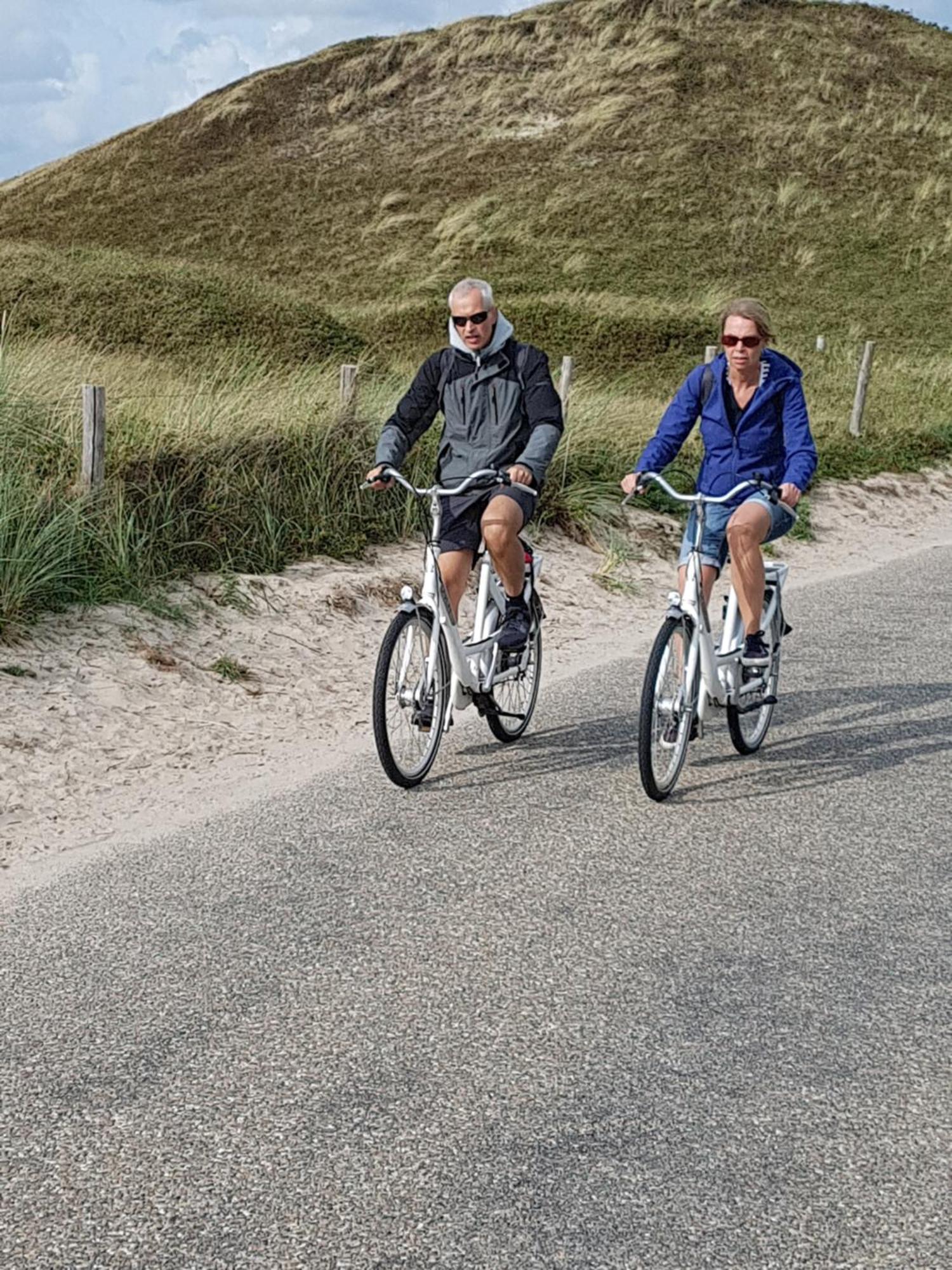 Romantisch Huisje Nabij Het Strand Met Uitzicht Op De Tulpenvelden Julianadorp Ngoại thất bức ảnh